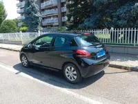 Usata Peugeot 208 Active 82 CV (60 kW) 2018 Nero Utilitaria
