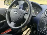 Usata Ford Fiesta Titanium 68 CV (50 kW) 2005 Blu/azzurro Utilitaria