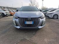 Usata Peugeot 208 Allure 101 CV (74 kW) 2025 Grigio Utilitaria