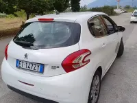 Usata Peugeot 208 Allure 92 CV (67 kW) 2014 Bianco Utilitaria