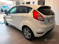 Usata Ford Fiesta Titanium 95 CV (69 kW) 2016 Bianco Utilitaria