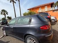 Usado Alfa Romeo 147 116 CV (85 kW) 2002 Negro Utilitario