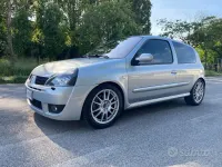 Usata Renault Clio II 179 CV (131 kW) 2004 Grigio Berlina