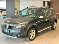 Usata Dacia Sandero Stepway 90 CV (66 kW) 2011 Grigio Berlina