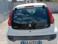 Usata Peugeot 107 68 CV (50 kW) 2010 Bianco Utilitaria