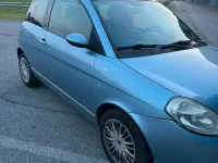 Usata Lancia Ypsilon 75 CV (55 kW) 2006 Bluazzurro Utilitaria
