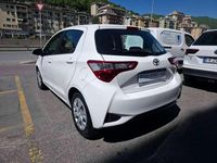 Usata Toyota Yaris Active 72 CV (52 kW) 2020 Bianco Utilitaria