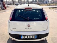 Usata Fiat Punto Evo Emotion 69 CV (50 kW) 2011 Bianco Utilitaria