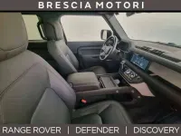 Usata Land Rover Defender SE 249 CV (183 kW) 2024 Santorini black SUV