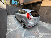 Usata Ford Fiesta Titanium 90 CV (66 kW) 2013 Grigio Utilitaria