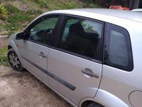 Usata Ford Fiesta Ghia 68 CV (50 kW) 2006 Grigio Berlina