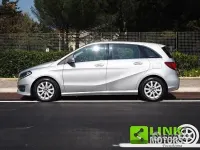 Usata Mercedes B180 109 CV (80 kW) 2018 Argento Utilitaria