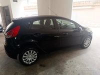 Usata Ford Fiesta 75 CV (55 kW) 2015 Nero Berlina