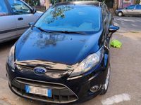 Usata Ford Fiesta 90 CV (66 kW) 2011 Nero Utilitaria