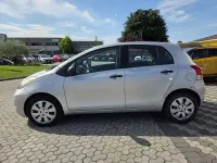 Usata Toyota Yaris 69 CV (50 kW) 2011 Argento Utilitaria