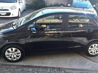 Usata Toyota Yaris 69 CV (50 kW) 2015 Nero Berlina