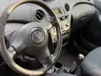 Usata Toyota Yaris Luna 86 CV (63 kW) 2003 Berlina