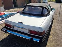 Begagnad Mercedes SL450 217 HK (159 kW) 1980 Vit Cab