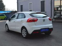 Usata Kia Rio 90 CV (66 kW) 2012 Bianco Berlina