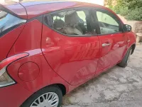 Usata Lancia Ypsilon 85 CV (62 kW) 2015 Rosso Utilitaria