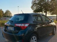 Usata Toyota Yaris Hybrid 111 CV (81 kW) 2019 Nero Berlina