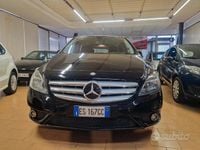 Begagnad Mercedes B180 Premium 108 HK (79 kW) 2013 Svart Minibuss