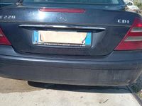 Usata Mercedes E220 150 CV (110 kW) 2003 Blu Berlina