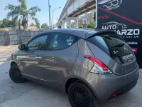 Usata Lancia Ypsilon Gold 69 CV (50 kW) 2022 Grigio Utilitaria