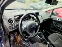 Usata Ford Fiesta 75 CV (55 kW) 2015 Blu Utilitaria