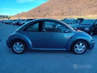 Usata VW New Beetle 105 CV (77 kW) 2005 Grigio Utilitaria