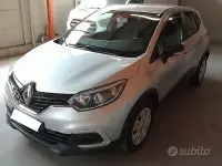 Usata Renault Captur Zen 90 CV (66 kW) 2018 Grigio SUV