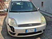 Usata Ford Fiesta 68 CV (50 kW) 2005 Grigio Utilitaria