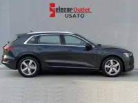 Usata Audi e-tron Business 230 kW (313 CV) 2020 Grigio manhattan metallizzato SUV