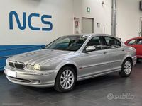 Usata Jaguar X-type Executive 196 CV (144 kW) 2001 Argento Berlina