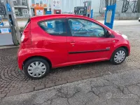 Usata Peugeot 107 68 CV (50 kW) 2007 Rosso Utilitaria