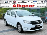 Usata Dacia Sandero Lauréate 75 CV (55 kW) 2013 Bianco Berlina