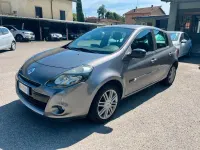 Usata Renault Clio II Luxe 101 CV (74 kW) 2010 Grigio Berlina