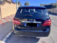 Usata Mercedes B180 Premium 109 CV (80 kW) 2015 Nero Monovolume