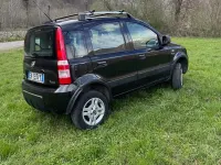 Second-hand Fiat Panda 4x4 Climbing 75 CP (55 kW) 2012 Negru Hatchback