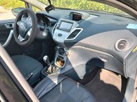 Usata Ford Fiesta 49 CV (36 kW) 2012 Nero Utilitaria