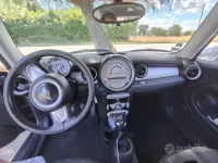 Usata Mini Cooper 75 CV (55 kW) 2010 Nero Utilitaria