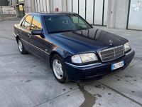 Usado Mercedes C200 192 CV (141 kW) 1999 Azul Berlina
