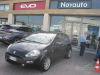 Usado Fiat Punto Street 75 CV (55 kW) 2015 Negro Utilitario