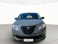 Usata Lancia Ypsilon 69 CV (50 kW) 2015 Grigio pastello Utilitaria