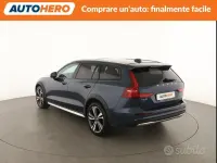Usata Volvo V60 CC Ultimate 197 CV (144 kW) 2023 Bluazzurro Station wagon