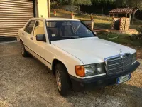 Usata Mercedes 190 72 CV (52 kW) 1984 Bianco Berlina