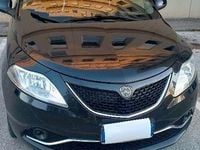 Usata Lancia Ypsilon Gold 95 CV (69 kW) 2017 Nero Utilitaria