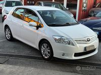 Usata Toyota Auris Active 90 CV (66 kW) 2012 Bianco Berlina
