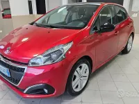 Usata Peugeot 208 Allure 83 CV (61 kW) 2019 Rosso Utilitaria