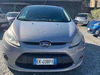 Gebraucht Ford Fiesta Titanium 92 PS (67 kW) 2011 Grau Kleinwagen